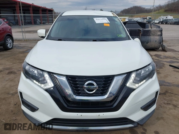 2017 Nissan Rogue SV with VIN KNMAT2MV5HP528634, listed as a IAAI auction lot 41876080 with 92,099 mi miles. Bid and sale history available at carsss.com. Image 13.