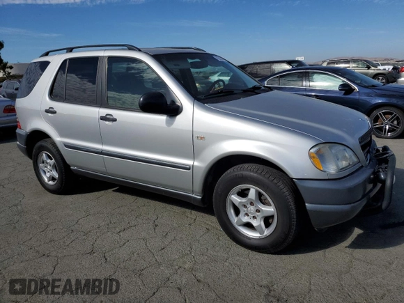 1999 Mercedes-Benz M-Class with VIN 4JGAB54E6XA078297, listed as a Copart auction lot 78088564 with 208,288 mi miles and Salvage Title. Bid and sale history available at carsss.com. Image 4.