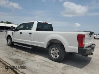2017 Ford F-250 XL with VIN 1FT7W2A61HEB68868, listed as a Copart auction lot 55811175 with 180,279 mi miles and Clean title. Bid and sale history available at DreamBid. Image 2.