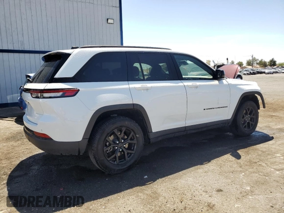 2024 Jeep Grand Cherokee Altitude with VIN 1C4RJHAGXRC142169, listed as a Copart auction lot 58190075 with 42,755 mi miles and Clean title. Bid and sale history available at DreamBid. Image 3.