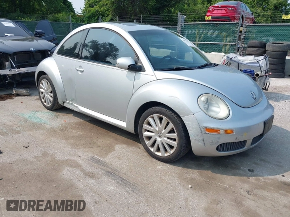 2008 Volkswagen Beetle S z VIN 3VWRW31C88M502079, wystawiony jako IAAI lot #42429122 z przebiegiem 168 324 mil mil oraz . Historia ofert i sprzedaży dostępna na DreamBid. Obrazek 1.