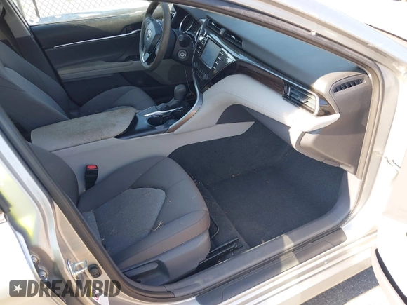 2019 Toyota Camry LE with VIN 4T1B11HK8KU683512, listed as a IAAI auction lot 39476699 with 40,074 mi miles. Bid and sale history available at carsss.com. Image 5.