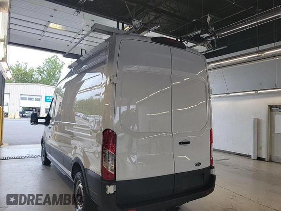 2023 Ford Transit Cargo с VIN 1FTBR1X89PKA75830, выставлен на аукционе IAAI как лот 42907933 с пробегом 17 668 миль миль и . История ставок и продаж доступна на DreamBid. Изображение 9.