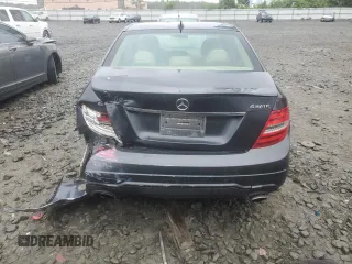 2013 Mercedes-Benz C 300 Sport z VIN WDDGF8AB9DR272176, wystawiony jako Copart lot #57334095 z przebiegiem 125 027 mil mil oraz Szkoda całkowita • Salvage title. Historia ofert i sprzedaży dostępna na DreamBid. Obrazek 6.