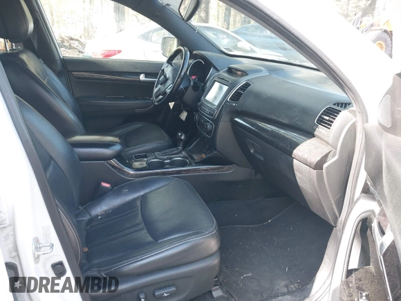 2014 Kia Sorento SX with VIN 5XYKW4A72EG492736, listed as a IAAI auction lot 42009349 with 165,492 mi miles. Bid and sale history available at carsss.com. Image 5.