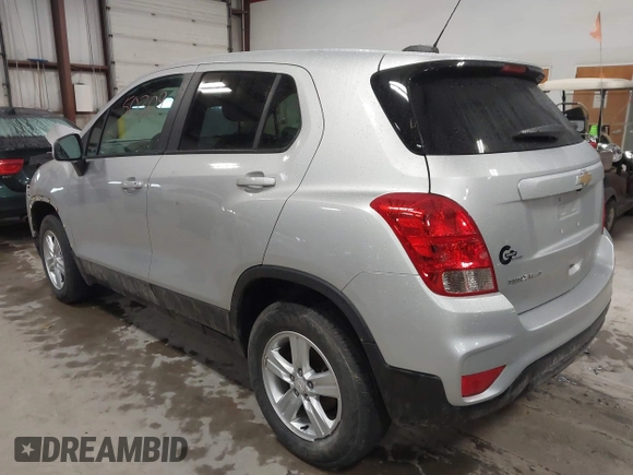 2022 Chevrolet Trax LS with VIN KL7CJNSM5NB550309, listed as a IAAI auction lot 41208893 with 60,580 mi miles. Bid and sale history available at carsss.com. Image 3.