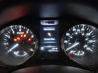 2017 Nissan Rogue SL z VIN JN1BJ1CR9HW128710, wystawiony jako IAAI lot #42307830 z przebiegiem 129 791 mil mil oraz . Historia ofert i sprzedaży dostępna na DreamBid. Obrazek 7.