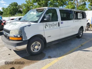 2003 Chevrolet Express Passenger with VIN 1GAHG39UX31231081, listed as a Copart auction lot 62132445 with 207,650 mi miles and Salvage title. Bid and sale history available at DreamBid. Image 1.