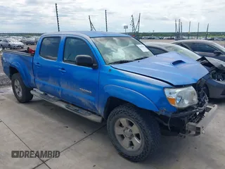 2005 Toyota Tacoma PreRunner z VIN 5TEKU72N55Z046896, wystawiony jako IAAI lot #42344570 z przebiegiem 296 585 mil mil oraz . Historia ofert i sprzedaży dostępna na DreamBid. Obrazek 1.