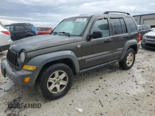 2006 Jeep Liberty Sport z VIN 1J4GL48K86W110765, wystawiony jako Copart lot #52351385 z przebiegiem 203 704 mil mil oraz Czysty tytuł • Clean title. Historia ofert i sprzedaży dostępna na DreamBid. Obrazek 1.