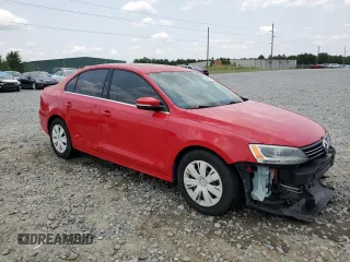2013 Volkswagen Jetta SE with VIN 3VWDP7AJ2DM420260, listed as a Copart auction lot 59042725 with 161,578 mi miles and Salvage title. Bid and sale history available at DreamBid. Image 4.