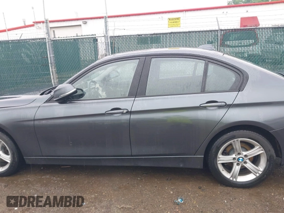 2015 BMW 3 Series 328i xDrive z VIN WBA3B3C56FF548474, wystawiony jako IAAI lot #42366206 z przebiegiem 73 042 mil mil oraz . Historia ofert i sprzedaży dostępna na DreamBid. Obrazek 14.