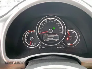 2014 Volkswagen Beetle 1.8T z VIN 3VWJ17AT5EM652990, wystawiony jako Copart lot #60094715 z przebiegiem 109 911 mil mil oraz Szkoda całkowita • Salvage title. Historia ofert i sprzedaży dostępna na DreamBid. Obrazek 9.