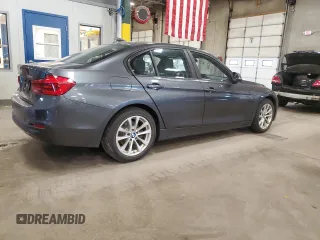 2017 BMW 3 Series 320i xDrive z VIN WBA8A3C30HK693057, wystawiony jako Copart lot #55702505 z przebiegiem 128 182 mil mil oraz Czysty tytuł • Clean title. Historia ofert i sprzedaży dostępna na DreamBid. Obrazek 3.