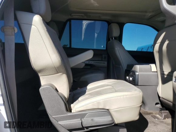 2018 Ford Expedition Max Limited z VIN 1FMJK1KT9JEA37706, wystawiony jako Copart lot #49490215 z przebiegiem 145 774 mil mil oraz Szkoda całkowita • Salvage title. Historia ofert i sprzedaży dostępna na DreamBid. Obrazek 11.