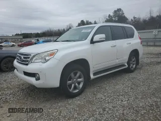 2013 Lexus GX 460 Premium z VIN JTJJM7FX7D5062605, wystawiony jako Copart lot #44064805 z przebiegiem 146 852 mil mil oraz Szkoda całkowita • Salvage title. Historia ofert i sprzedaży dostępna na DreamBid. Obrazek 1.