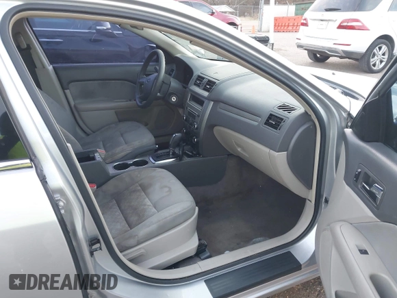 2012 Ford Fusion SE z VIN 3FAHP0HA4CR213409, wystawiony jako IAAI lot #41079155 z przebiegiem 139 129 mil mil oraz . Historia ofert i sprzedaży dostępna na DreamBid. Obrazek 5.