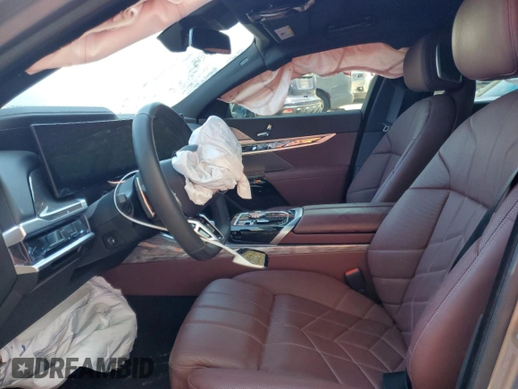 2024 BMW 7 Series 740i xDrive with VIN WBA33EH05RCS19146, listed as a Copart auction lot 45512345 with 22,825 mi miles and Salvage Title. Bid and sale history available at carsss.com. Image 7.