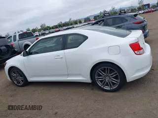 2013 Scion tC z VIN JTKJF5C70D3062150, wystawiony jako IAAI lot #42178060 z przebiegiem 97 480 mil mil oraz . Historia ofert i sprzedaży dostępna na DreamBid. Obrazek 14.