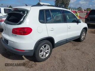 2016 Volkswagen Tiguan S z VIN WVGAV7AX2GW501100, wystawiony jako IAAI lot #42250682 z przebiegiem 76 570 mil mil oraz . Historia ofert i sprzedaży dostępna na DreamBid. Obrazek 4.