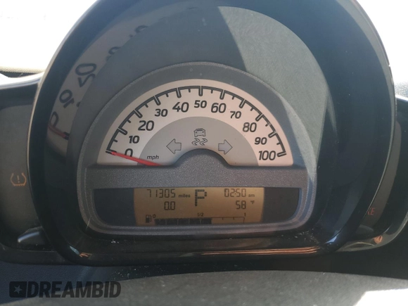 2014 Smart fortwo Pure z VIN WMEEJ3BA1EK753320, wystawiony jako Copart lot #55665555 z przebiegiem 71 305 mil mil oraz Szkody całkowita. Historia ofert i sprzedaży dostępna na DreamBid. Obrazek 9.