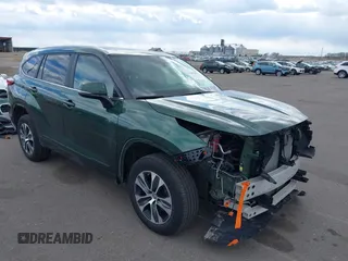 2023 Toyota Highlander L z VIN 5TDKDRBH7PS500510, wystawiony jako IAAI lot #41859076 z przebiegiem 26 792 mil mil oraz . Historia ofert i sprzedaży dostępna na DreamBid. Obrazek 1.