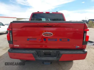 2023 Ford F-150 Lightning Pro z VIN 1FTVW1EL8PWG55060, wystawiony jako IAAI lot #41701864 z przebiegiem Nie podano mil oraz . Historia ofert i sprzedaży dostępna na DreamBid. Obrazek 16.