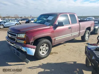 2006 Chevrolet Silverado 1500 LT1 with VIN 1GCEC19VX6Z126341, listed as a IAAI auction lot 41431701 with 265,142 mi miles. Bid and sale history available at carsss.com. Image 2.