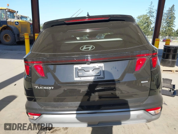 2025 Hyundai Tucson SEL with VIN 3KMJBCDE2SE004676, listed as a IAAI auction lot 42086914 with 1,717 mi miles. Bid and sale history available at carsss.com. Image 17.