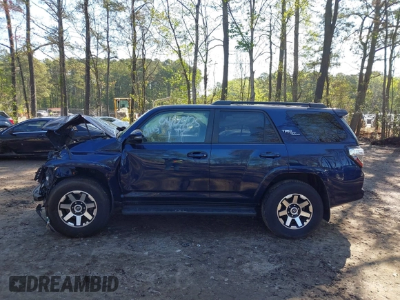 2021 Toyota 4Runner TRD Off Road Premium z VIN JTERU5JR3M5897552, wystawiony jako IAAI lot #41995904 z przebiegiem 90 097 mil mil oraz . Historia ofert i sprzedaży dostępna na DreamBid. Obrazek 13.