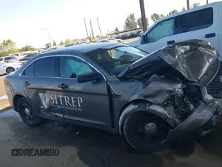 2015 Ford Police Interceptor с VIN 1FAHP2MK6FG175977, выставлен на аукционе IAAI как лот 41992411 с пробегом 157 029 миль миль и . История ставок и продаж доступна на DreamBid. Изображение 14.