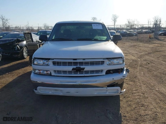 2002 Chevrolet Silverado 1500 with VIN 1GCEC14W62Z161730, listed as a IAAI auction lot 41790163 with 206,957 mi miles. Bid and sale history available at carsss.com. Image 12.