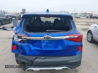 2021 Kia Seltos LX z VIN KNDEPCAA9M7076887, wystawiony jako IAAI lot #42346594 z przebiegiem 39 497 mil mil oraz . Historia ofert i sprzedaży dostępna na DreamBid. Obrazek 16.