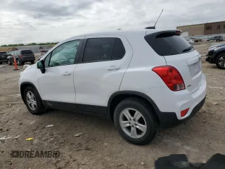 2020 Chevrolet Trax LS z VIN 3GNCJKSB2LL119140, wystawiony jako Copart lot #54977365 z przebiegiem 60 697 mil mil oraz Szkoda całkowita • Salvage title. Historia ofert i sprzedaży dostępna na DreamBid. Obrazek 2.