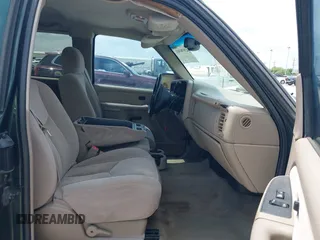 2003 Chevrolet Silverado 1500 Work Truck with VIN 1GCEC19T43E162799, listed as a IAAI auction lot 42078303 with 111,465 mi miles. Bid and sale history available at carsss.com. Image 5.