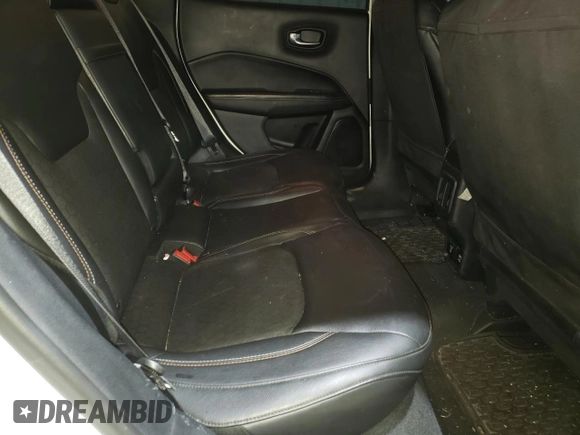 2018 Jeep Compass Latitude z VIN 3C4NJDBB0JT223491, wystawiony jako Copart lot #41495835 z przebiegiem 82 967 mil mil oraz Szkoda całkowita • Salvage title. Historia ofert i sprzedaży dostępna na DreamBid. Obrazek 11.