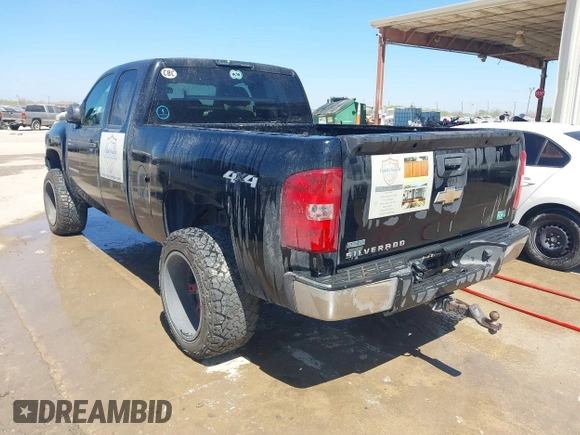2010 Chevrolet Silverado 1500 LS with VIN 1GCSKREA0AZ298569, listed as a IAAI auction lot 41803894 with 222,614 mi miles and . Bid and sale history available at DreamBid. Image 3.
