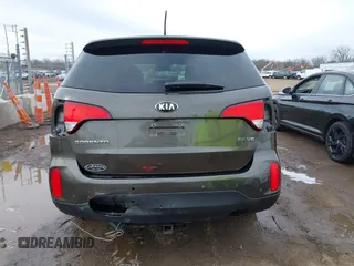 2015 Kia Sorento EX with VIN 5XYKU4A72FG621744, listed as a IAAI auction lot 41877451 with 105,898 mi miles. Bid and sale history available at carsss.com. Image 17.