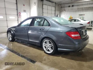2013 Mercedes-Benz C 350 Sport z VIN WDDGF5HB0DR258610, wystawiony jako Copart lot #53854925 z przebiegiem 180 511 mil mil oraz Szkoda całkowita • Salvage title. Historia ofert i sprzedaży dostępna na DreamBid. Obrazek 2.