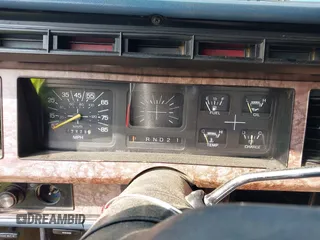 1985 Ford F-250 z VIN 1FTHX25L8FKA37064, wystawiony jako IAAI lot #42373947 z przebiegiem 12 428 mil mil oraz . Historia ofert i sprzedaży dostępna na DreamBid. Obrazek 7.