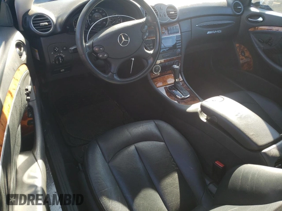 2005 Mercedes-Benz CLK 500 z VIN WDBTJ75J55F122201, wystawiony jako Copart lot #75910714 z przebiegiem 122 599 mil mil oraz Czysty tytuł • Clean title. Historia ofert i sprzedaży dostępna na DreamBid. Obrazek 8.