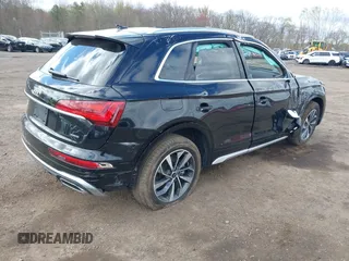 2024 Audi Q5 S line Premium z VIN WA1GAAFY8R2043043, wystawiony jako IAAI lot #42054728 z przebiegiem 10 929 mil mil oraz . Historia ofert i sprzedaży dostępna na DreamBid. Obrazek 4.