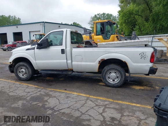 2011 Ford F-250 XL z VIN 1FTBF2B65BEA30685, wystawiony jako IAAI lot #42435253 z przebiegiem 60 603 mil mil oraz . Historia ofert i sprzedaży dostępna na DreamBid. Obrazek 14.