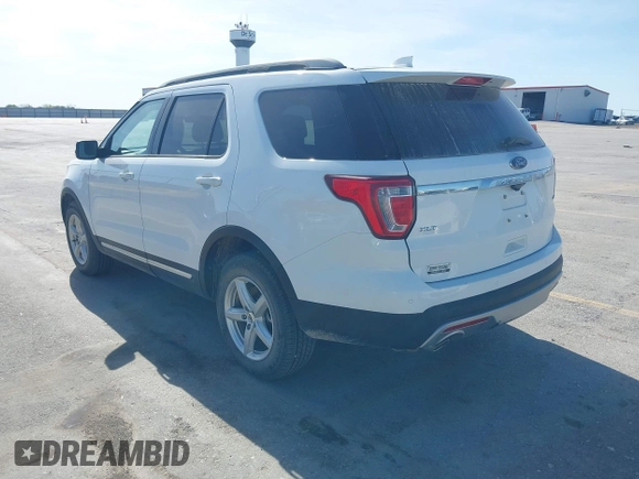 2017 Ford Explorer XLT z VIN 1FM5K8D80HGC80158, wystawiony jako IAAI lot #42223158 z przebiegiem 168 503 mil mil oraz . Historia ofert i sprzedaży dostępna na DreamBid. Obrazek 3.