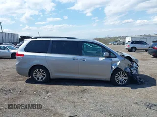 2013 Toyota Sienna XLE AAS with VIN 5TDYK3DC5DS375095, listed as a IAAI auction lot 42042334 with 130,633 mi miles. Bid and sale history available at carsss.com. Image 13.