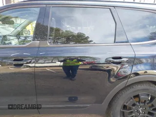 2022 Kia Telluride SX z VIN 5XYP5DHC7NG296481, wystawiony jako IAAI lot #41759359 z przebiegiem 46 857 mil mil oraz . Historia ofert i sprzedaży dostępna na DreamBid. Obrazek 18.