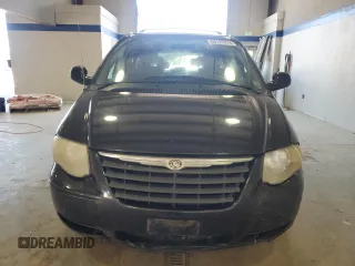2006 Chrysler Town & Country Touring with VIN 2A8GP54LX6R906627, listed as a Copart auction lot 68125814 with 237,553 mi miles and Salvage Title. Bid and sale history available at DreamBid. Image 5.