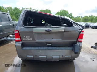 2010 Ford Escape Limited с VIN 1FMCU0E76AKC66681, выставлен на аукционе IAAI как лот 42168260 с пробегом 254 930 миль миль и . История ставок и продаж доступна на DreamBid. Изображение 17.