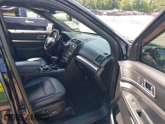 2018 Ford Explorer XLT z VIN 1FM5K8D83JGA64472, wystawiony jako IAAI lot #42617188 z przebiegiem 126 822 mil mil oraz . Historia ofert i sprzedaży dostępna na DreamBid. Obrazek 5.