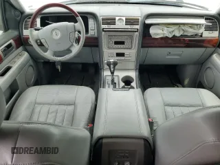 2005 Lincoln Navigator Luxury z VIN 5LMFU27505LJ05986, wystawiony jako Copart lot #54041334 z przebiegiem 169 277 mil mil oraz Szkoda całkowita • Salvage title. Historia ofert i sprzedaży dostępna na DreamBid. Obrazek 8.